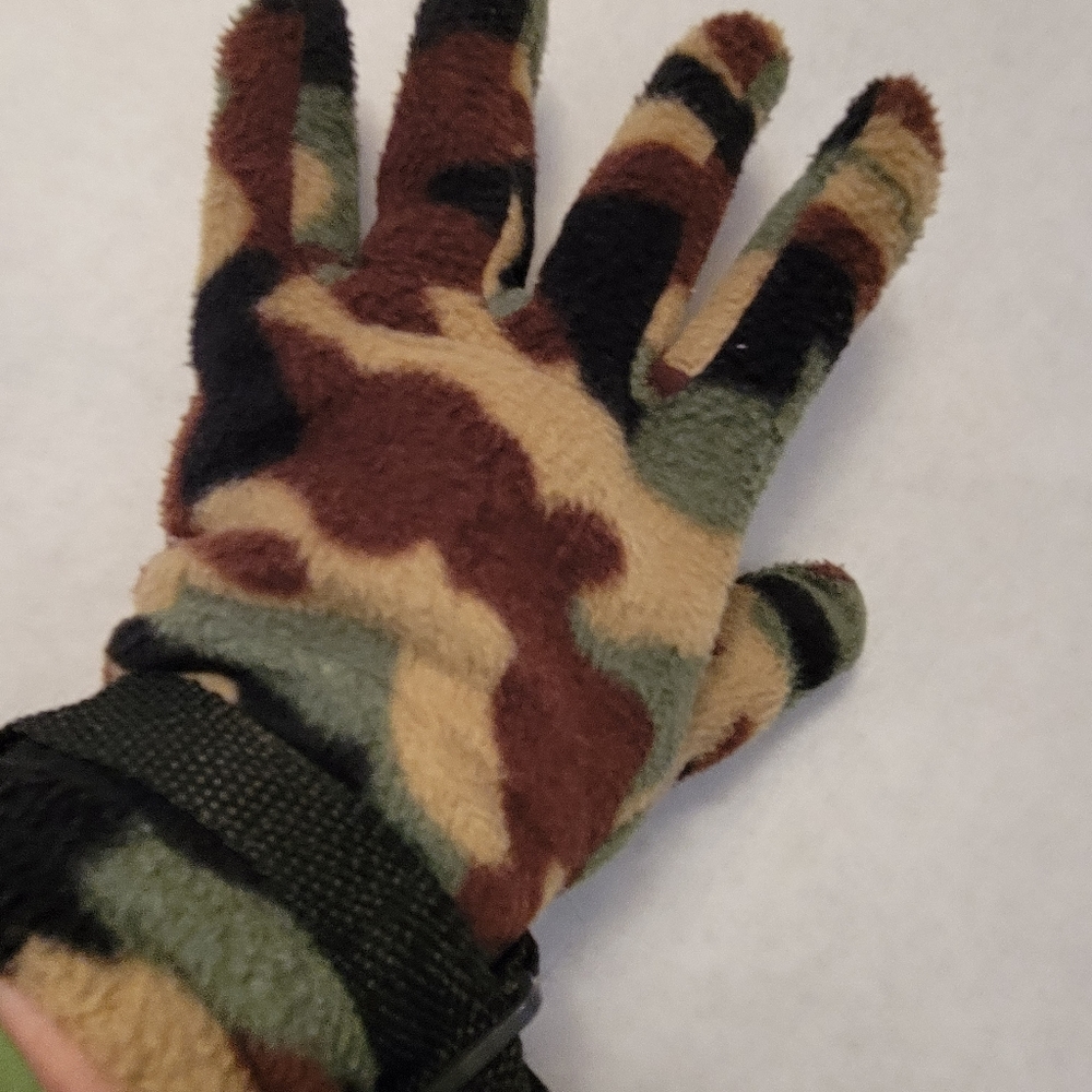 Fleece Camo Gloves Size xl